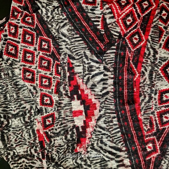 Chicos Red/Black Geo-Tribal Print Sleeveless‎ Stretch Tiered Shell Tank Sz 1 - Picture 5 of 9